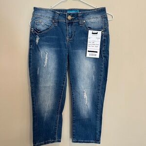 YMI Wanna Better Butt Capri Jeans